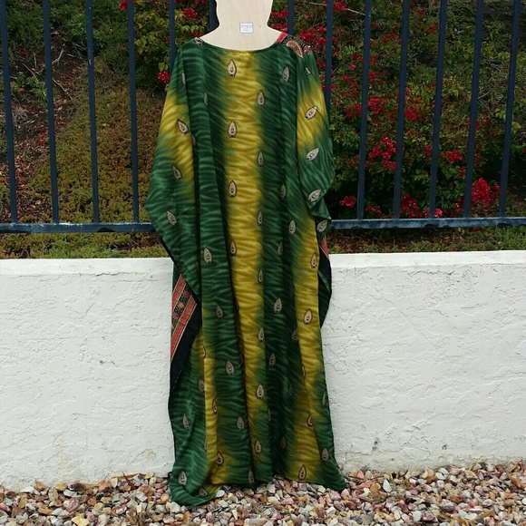 Beautiful Kaftan Dress - Picture 2 of 7